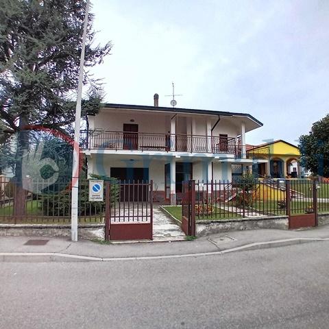 casa indipendente in vendita a Mediglia