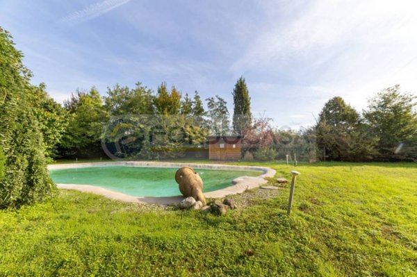 casa indipendente in vendita a Mediglia