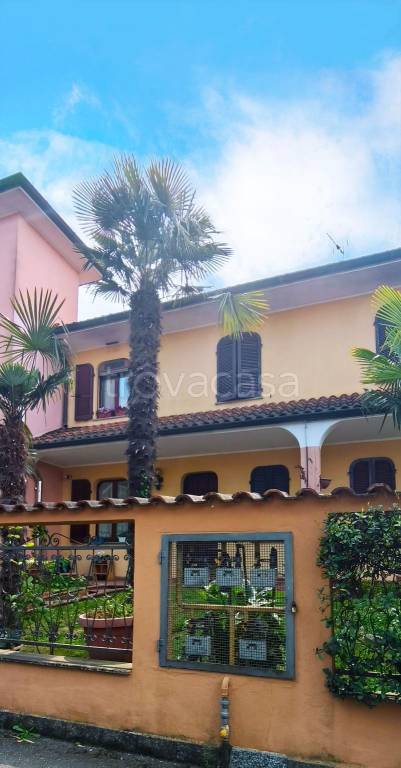 casa indipendente in vendita a Mediglia in zona Mombretto