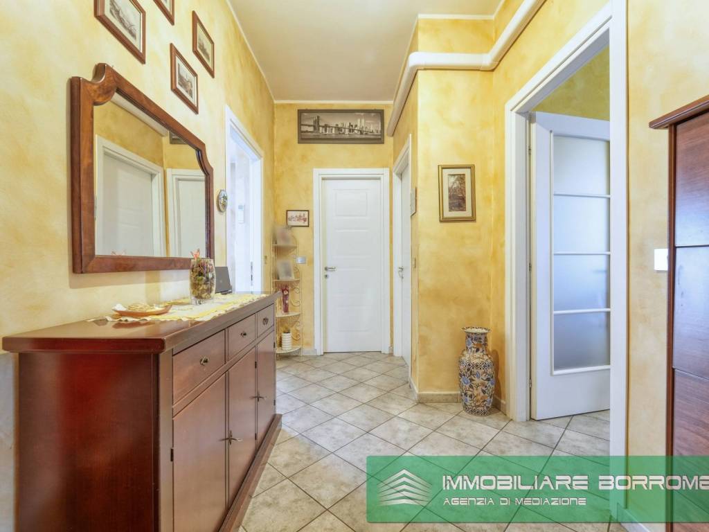 appartamento in vendita a Mediglia in zona Robbiano