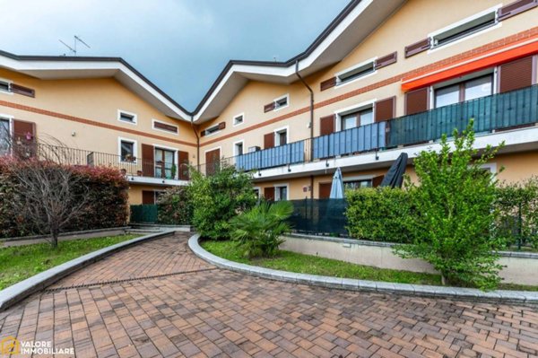 appartamento in vendita a Mediglia in zona Robbiano