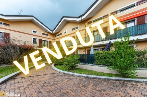 appartamento in vendita a Mediglia in zona Robbiano