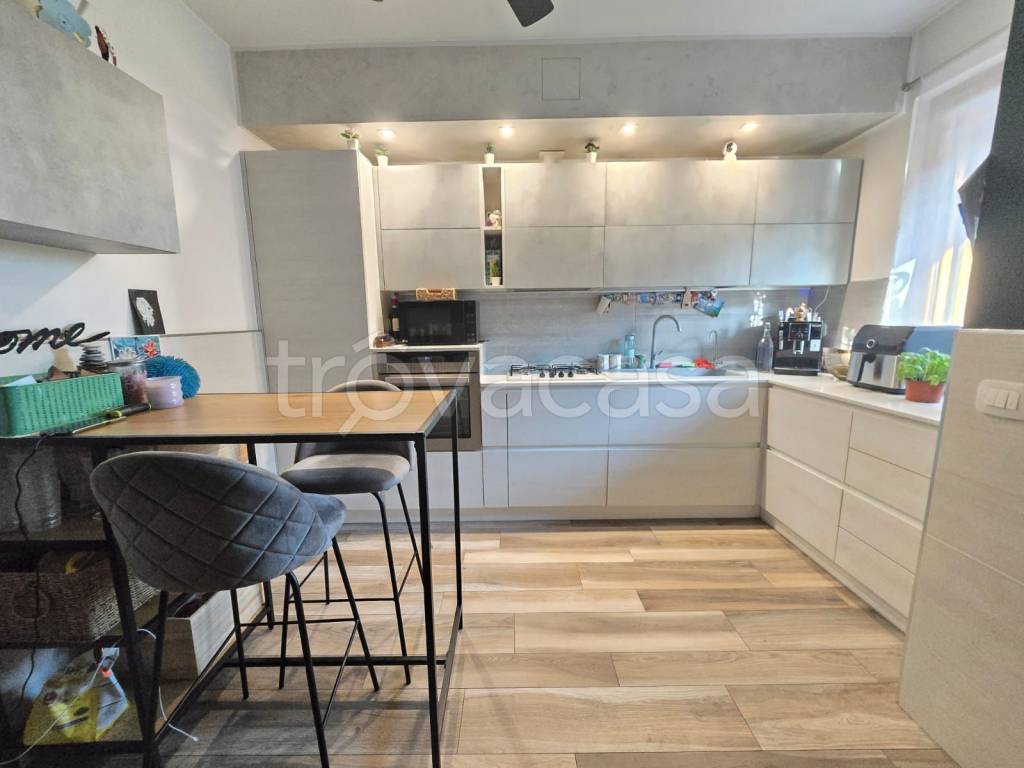 casa indipendente in vendita a Mediglia in zona Mombretto