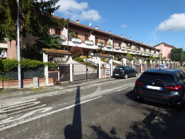 casa indipendente in vendita a Mediglia in zona Mombretto