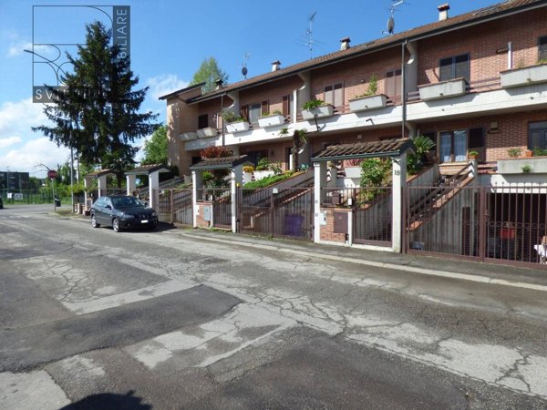casa indipendente in vendita a Mediglia