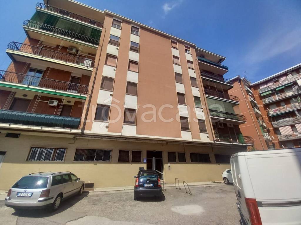 appartamento in vendita a Mediglia in zona Mombretto