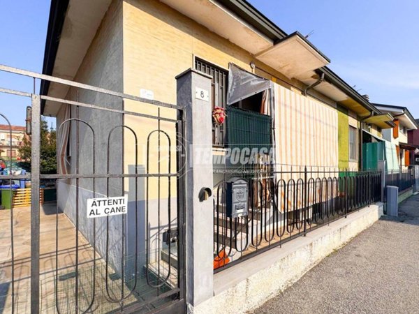 casa indipendente in vendita a Mediglia