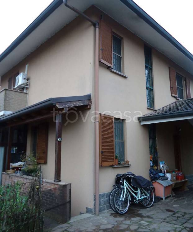 casa indipendente in vendita a Mediglia