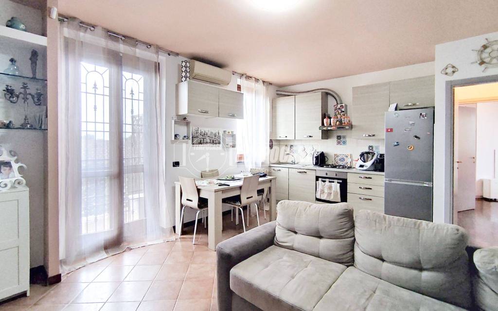 appartamento in vendita a Mediglia in zona Bustighera
