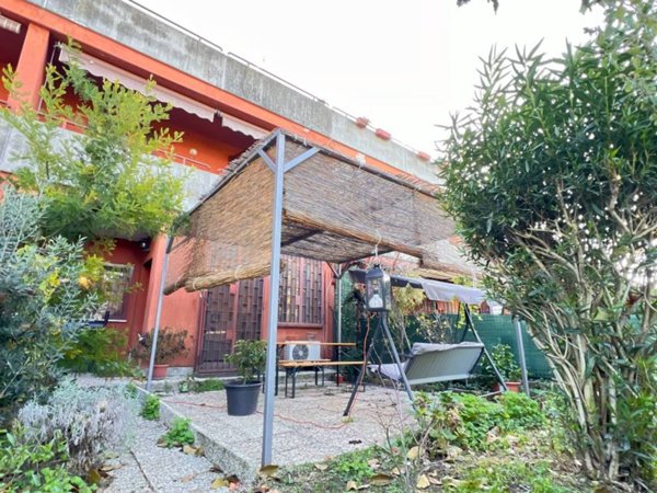 casa indipendente in vendita a Mediglia in zona Mombretto