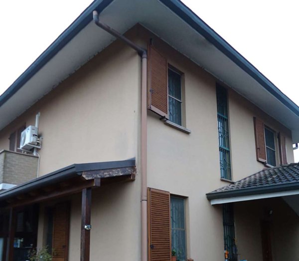 casa indipendente in vendita a Mediglia