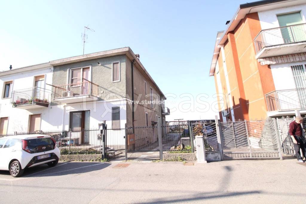 appartamento in vendita a Mediglia in zona Triginto