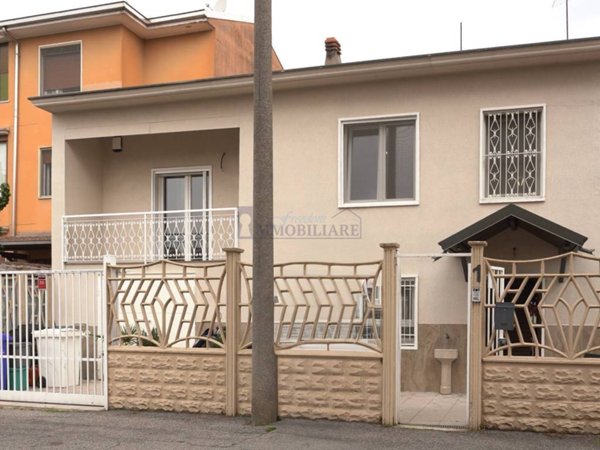 appartamento in vendita a Mediglia in zona Robbiano