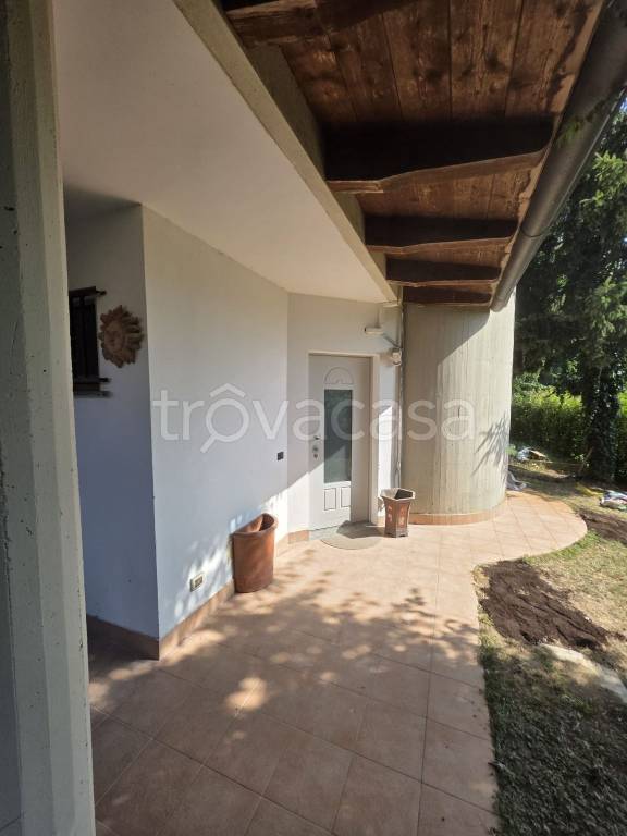 casa indipendente in vendita a Mediglia in zona Robbiano