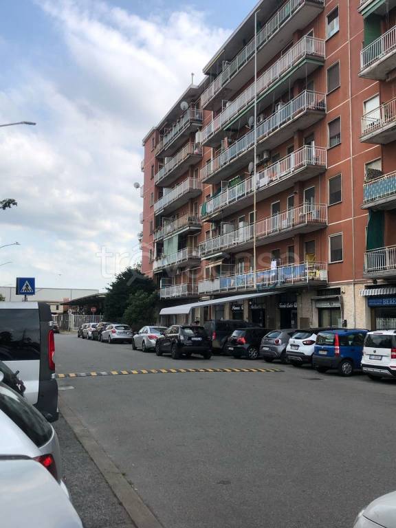 appartamento in vendita a Mediglia in zona Mombretto