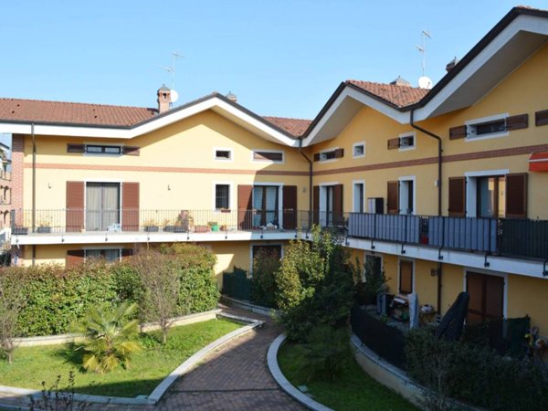 appartamento in vendita a Mediglia in zona Robbiano