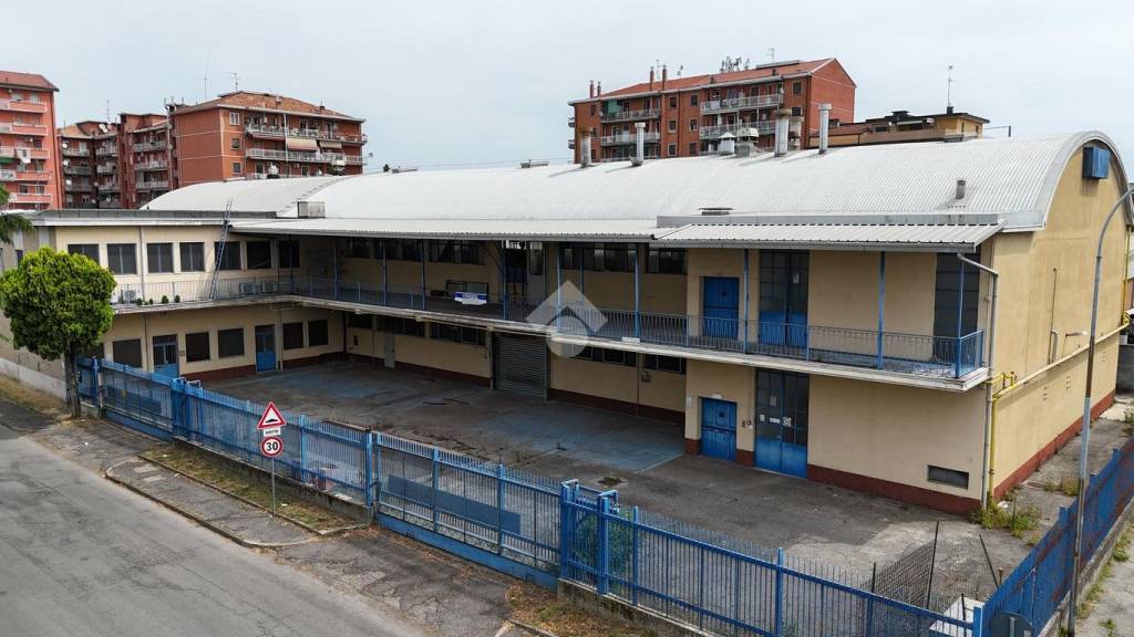 capannone in vendita a Mediglia in zona Mombretto
