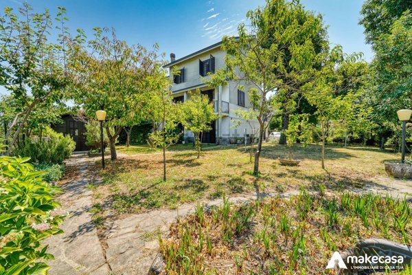 casa indipendente in vendita a Mediglia in zona Triginto