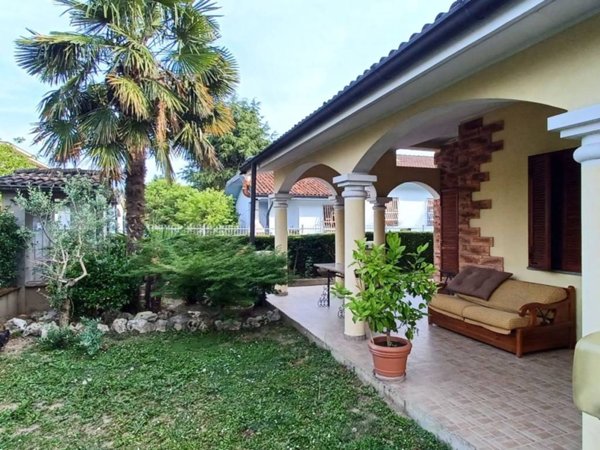 casa indipendente in vendita a Mediglia