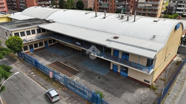 capannone in vendita a Mediglia