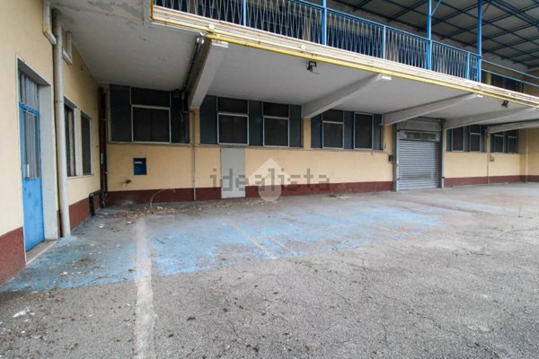 capannone in vendita a Mediglia in zona Mombretto