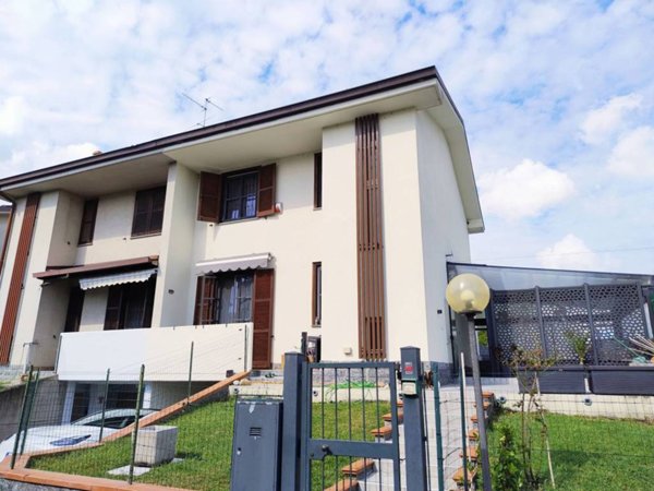 casa indipendente in vendita a Mediglia