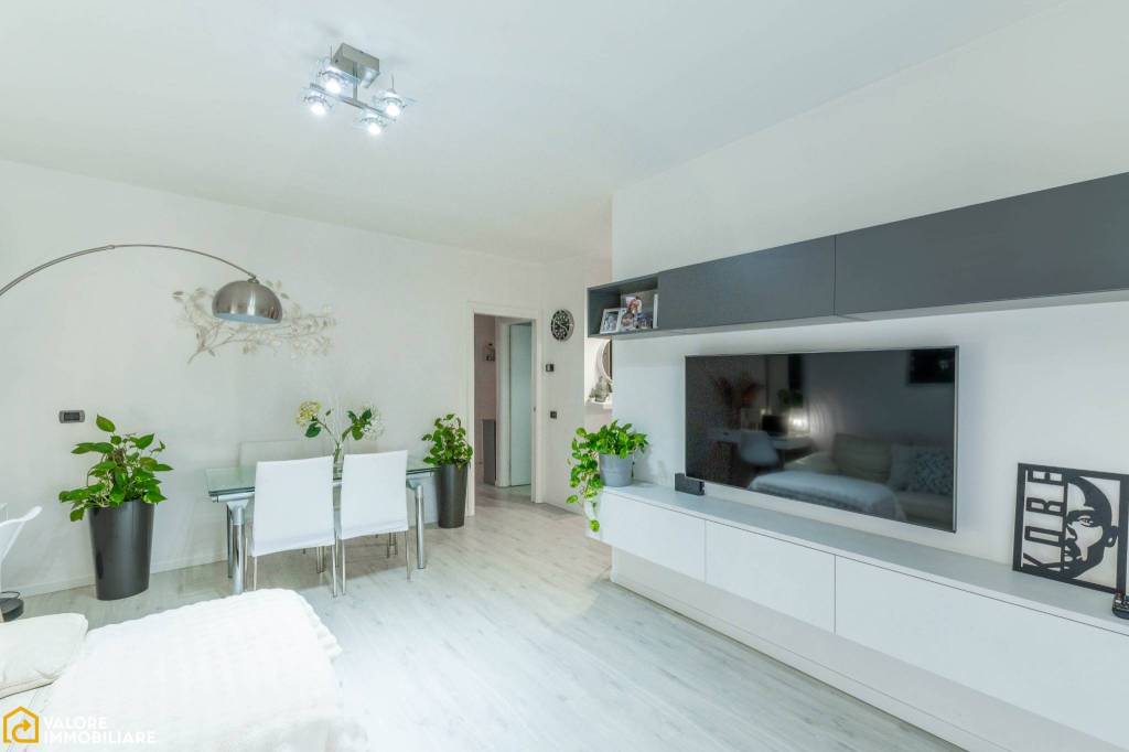 appartamento in vendita a Mediglia in zona Bettolino