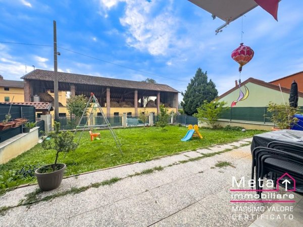 appartamento in vendita a Mediglia in zona Robbiano