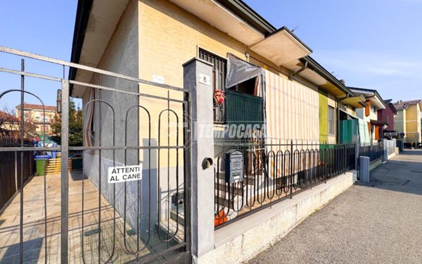 casa indipendente in vendita a Mediglia