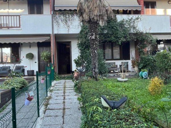 casa indipendente in vendita a Mediglia in zona Mombretto