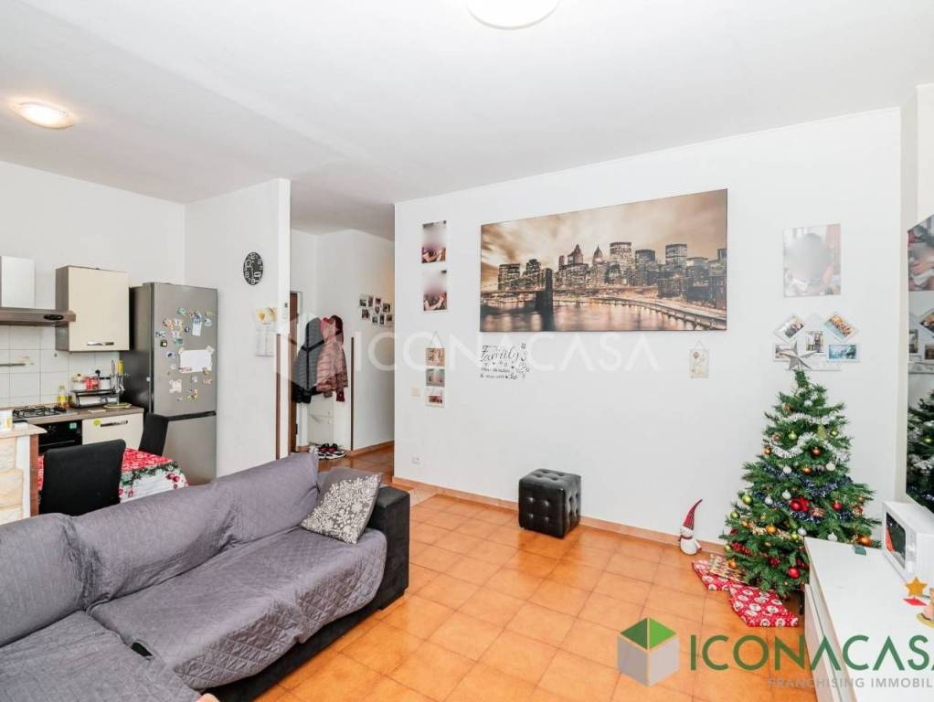 appartamento in vendita a Mediglia in zona Robbiano