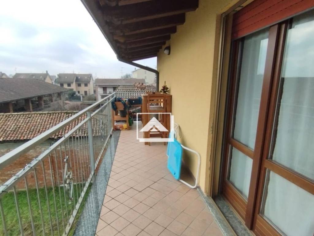 appartamento in vendita a Mediglia in zona Bustighera