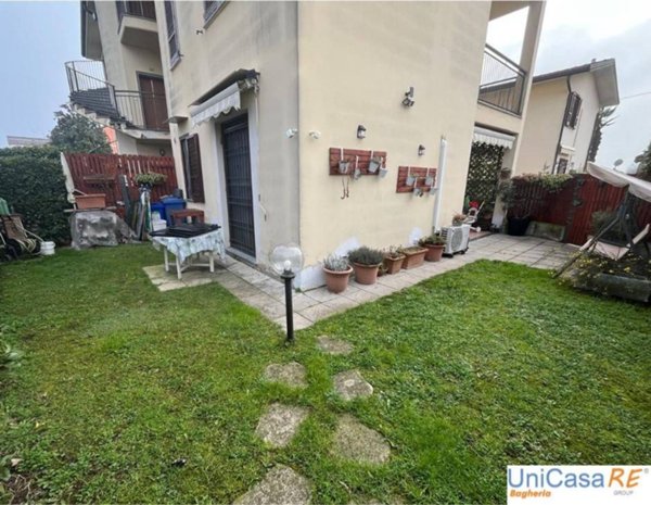 appartamento in vendita a Mediglia in zona Bustighera