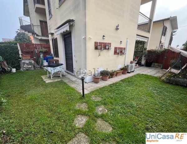 appartamento in vendita a Mediglia in zona Bustighera