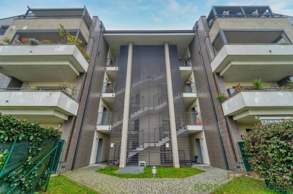 appartamento in vendita a Mediglia in zona Mombretto