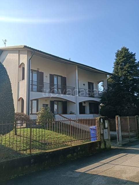 casa indipendente in vendita a Mediglia