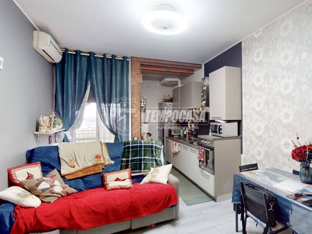 appartamento in vendita a Mediglia in zona Mombretto