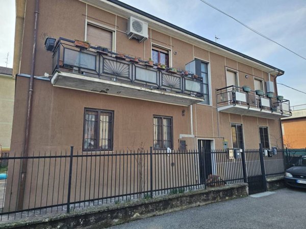 appartamento in vendita a Mediglia in zona Triginto