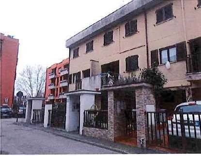 casa indipendente in vendita a Mediglia in zona Mombretto