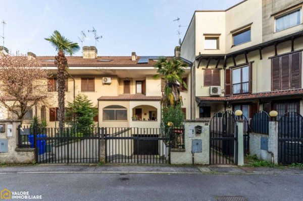 casa indipendente in vendita a Mediglia in zona Triginto