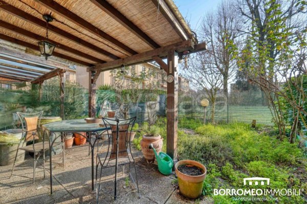 casa indipendente in vendita a Mediglia in zona Mombretto