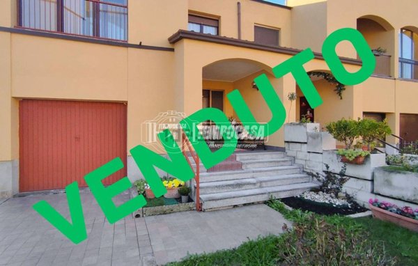casa indipendente in vendita a Mediglia