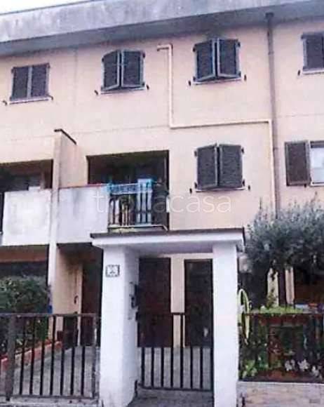 casa indipendente in vendita a Mediglia in zona Mombretto