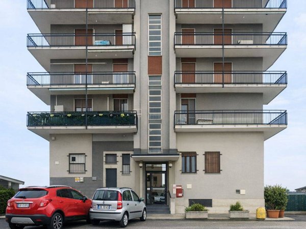 appartamento in vendita a Mediglia in zona Mombretto