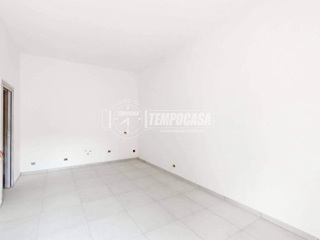 appartamento in vendita a Mediglia in zona Mombretto