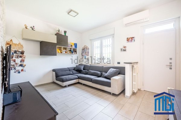 casa indipendente in vendita a Mediglia
