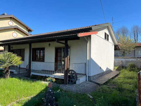 casa indipendente in vendita a Mediglia in zona Mombretto