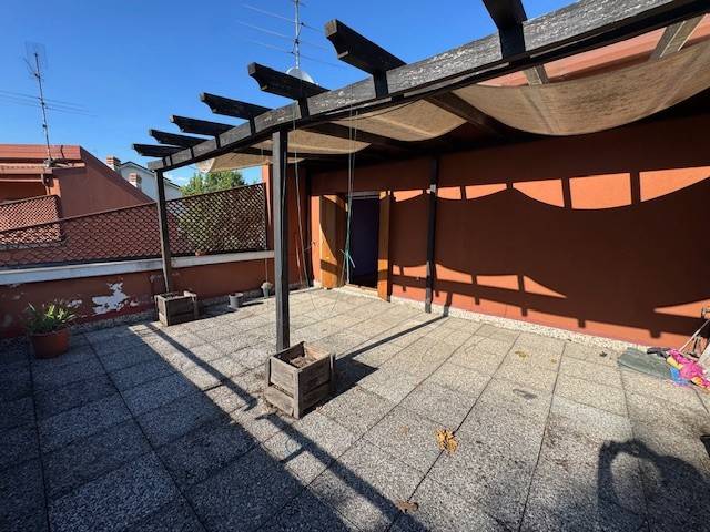 casa indipendente in vendita a Mediglia in zona Mombretto