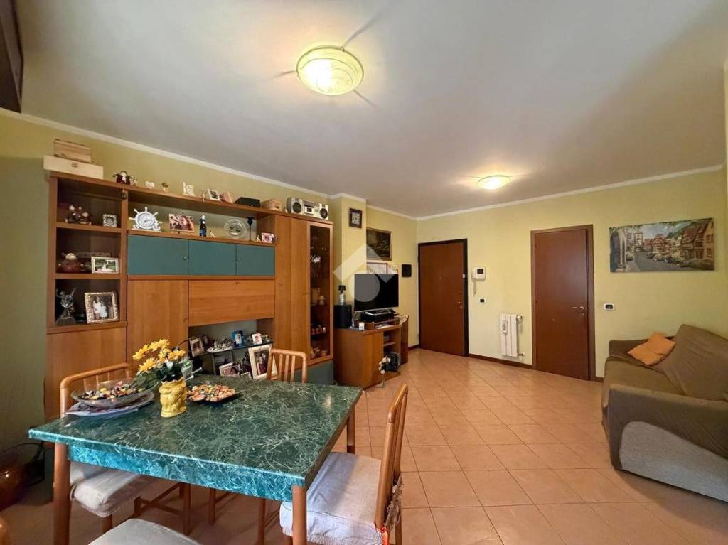 appartamento in vendita a Mediglia in zona Bettolino