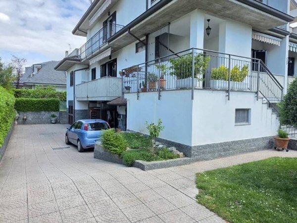 casa indipendente in vendita a Mediglia in zona Mombretto